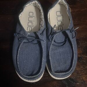 Hey Dude Girl’s Casual Blue Shoes Size 1 EUC